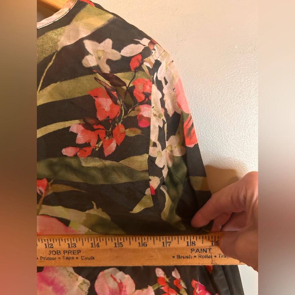 Tommy Bahama silk blouse - Picture 6 of 9